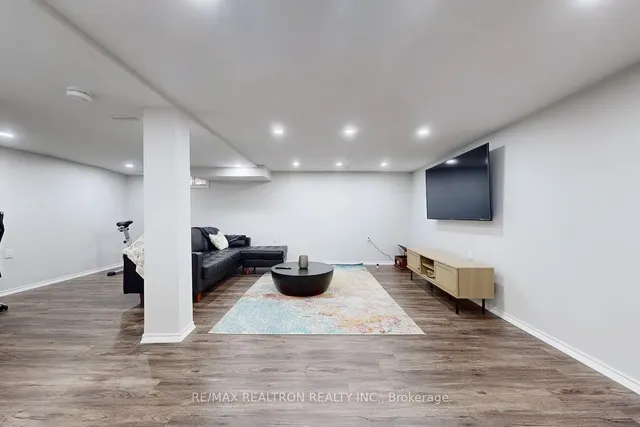 Additional property image - 5411 Lakeshore Blvd Unit 2