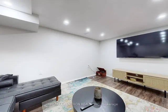 Additional property image - 5411 Lakeshore Blvd Unit 2