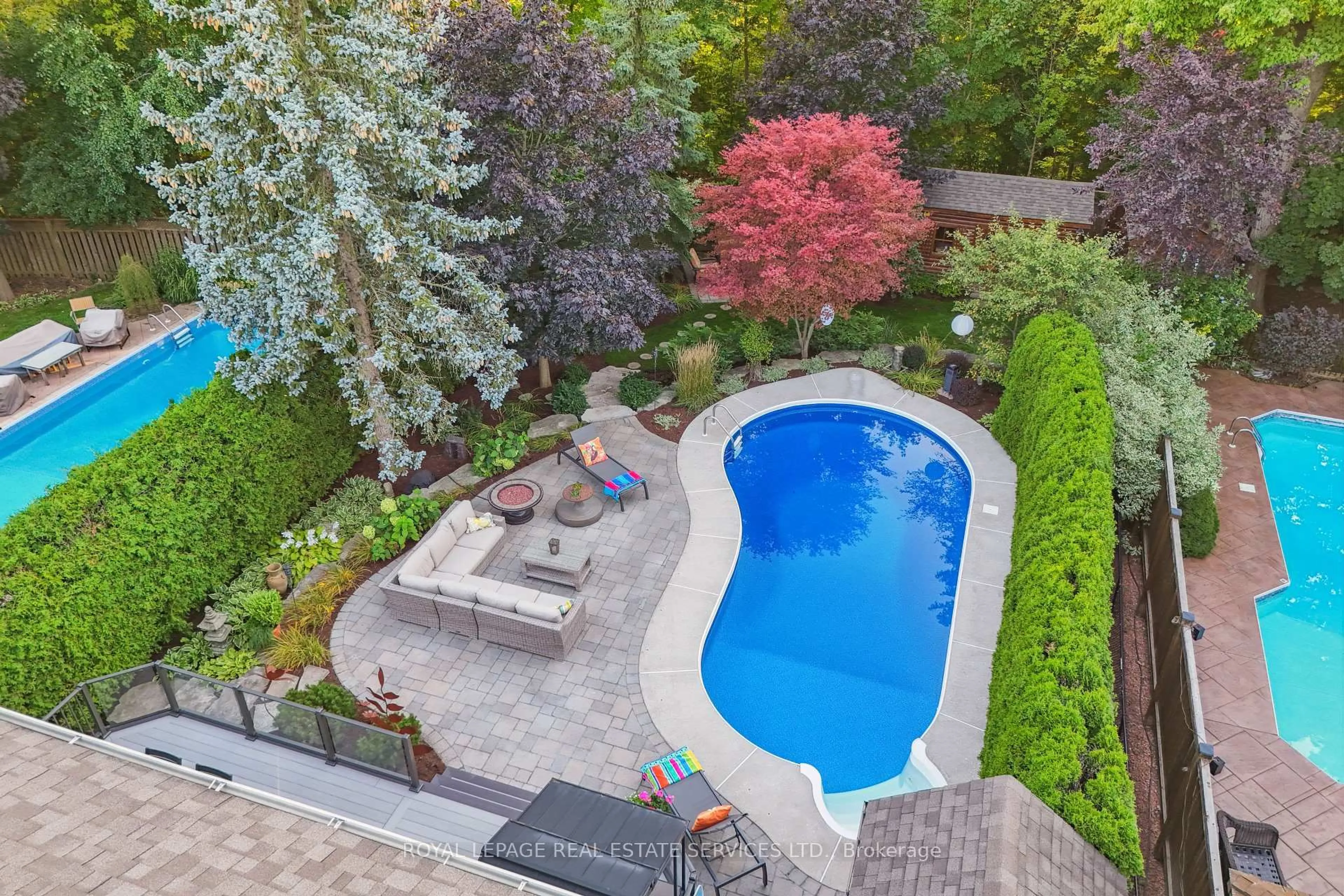 Pool for 2242 Grand Ravine Dr, Oakville Ontario L6H 6B1