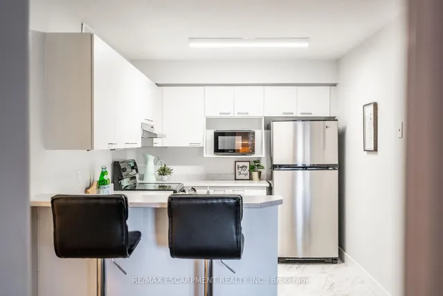 Additional property image - 2040 Cleaver Ave Unit 318