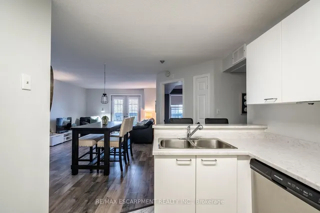 Additional property image - 2040 Cleaver Ave Unit 318