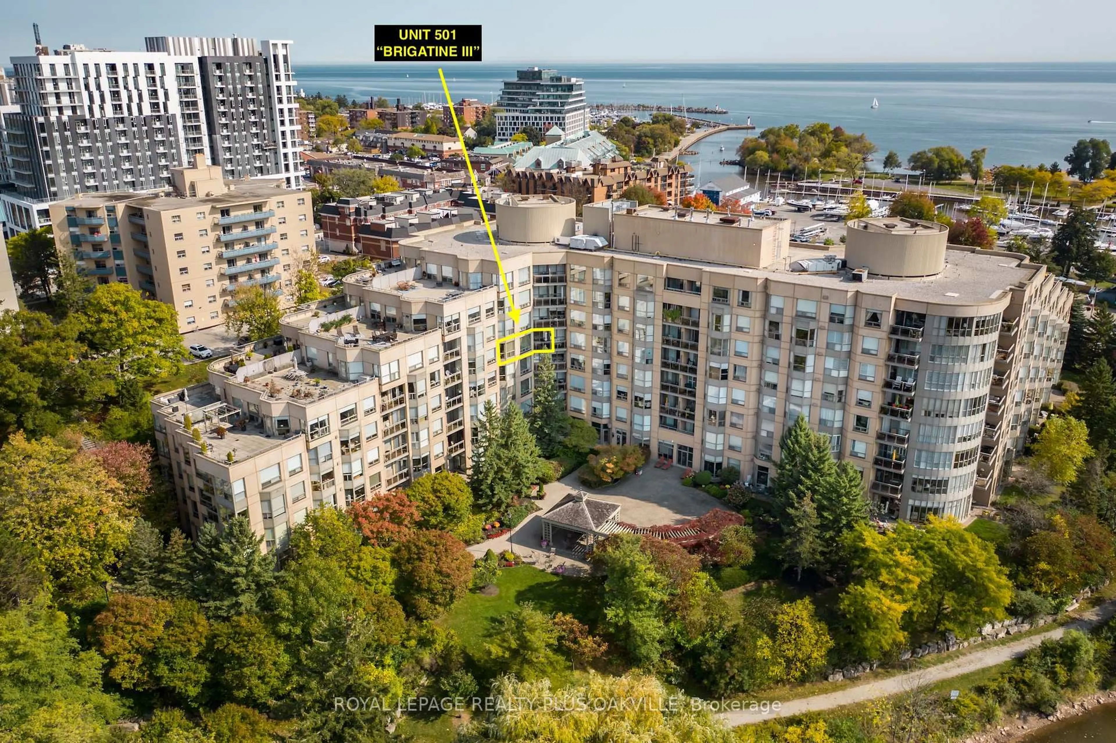 A pic from outside/outdoor area/front of a property/back of a property/a pic from drone, city buildings view from balcony for 2511 Lakeshore Rd #501, Oakville Ontario L6L 6L9