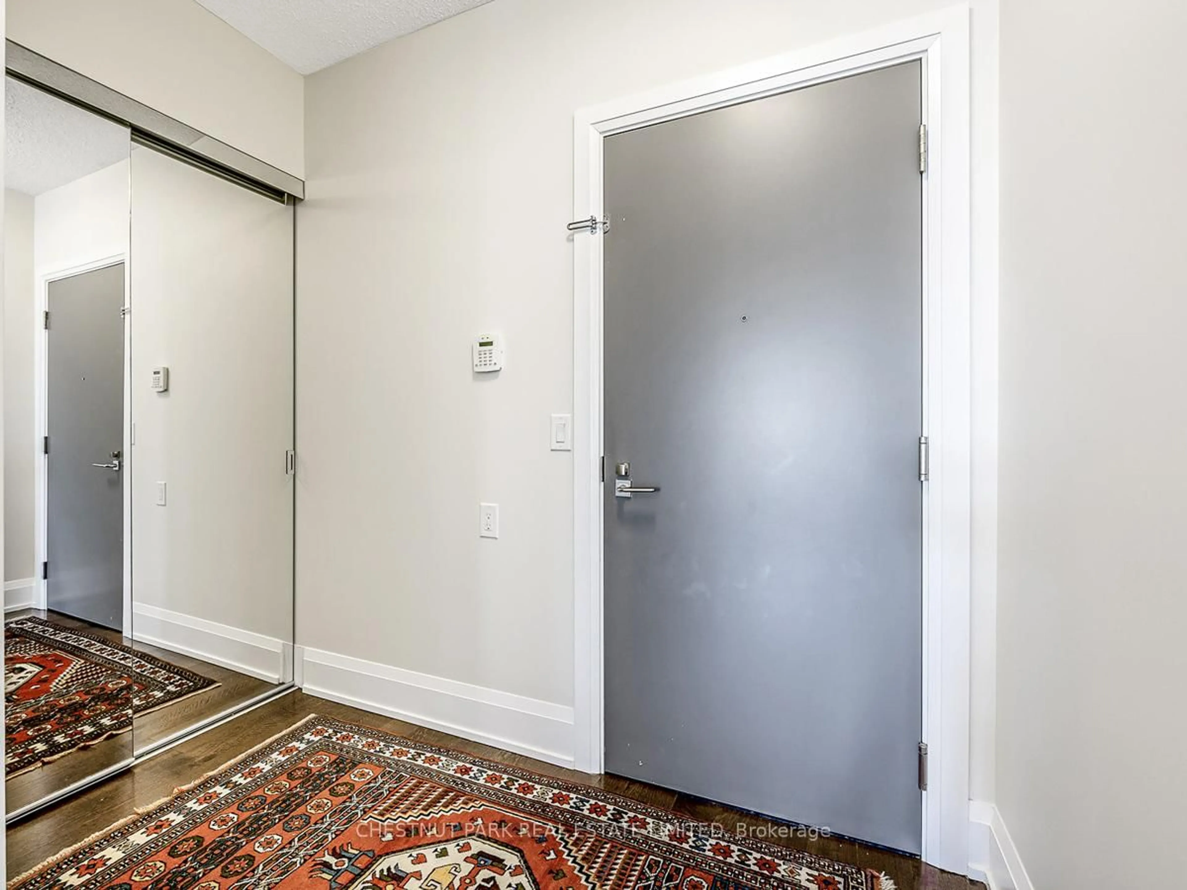 Indoor entryway for 1 Old Mill Dr #1005, Toronto Ontario M6S 0A1