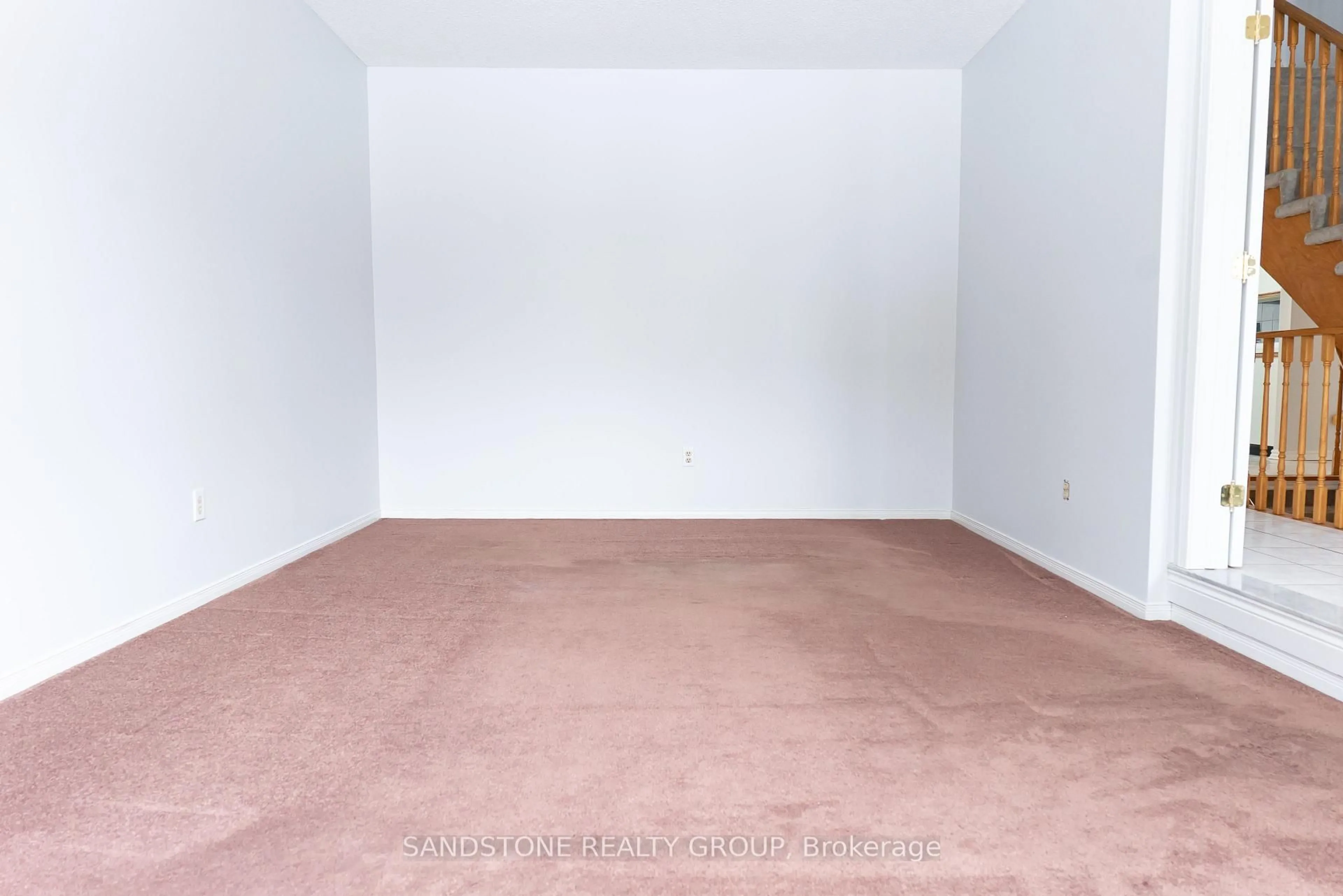 A pic of a room for 3050 Plum Tree Cres, Mississauga Ontario L5N 4W6