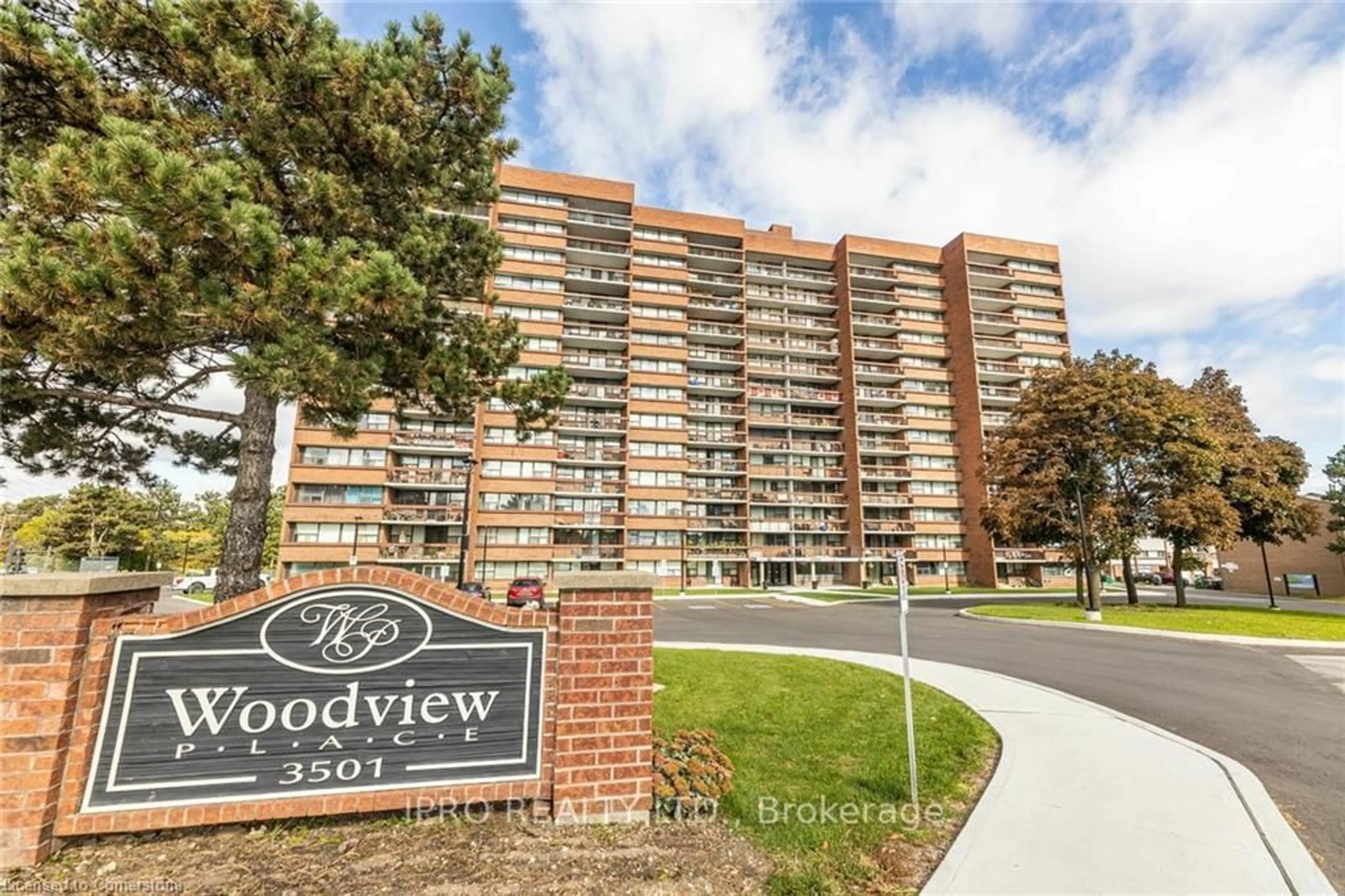 Indoor foyer for 3501 Glen Erin Dr #901, Mississauga Ontario L5L 2E9