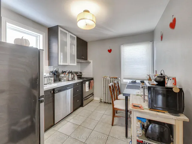 Additional property image - 197 Royal York Rd