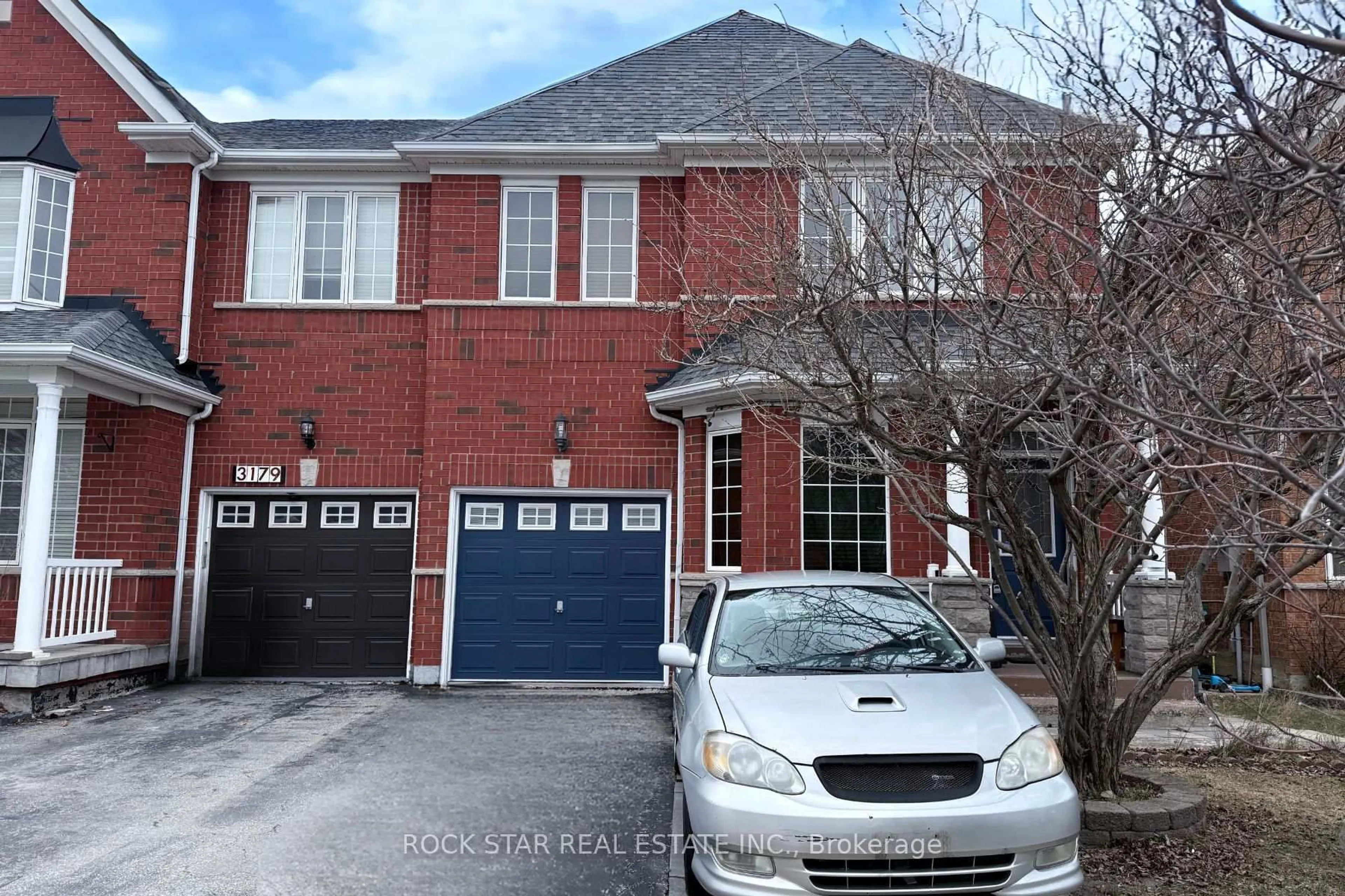 Home with brick exterior material, street for 3177 Morning Glory Mews, Mississauga Ontario L5M 6V3