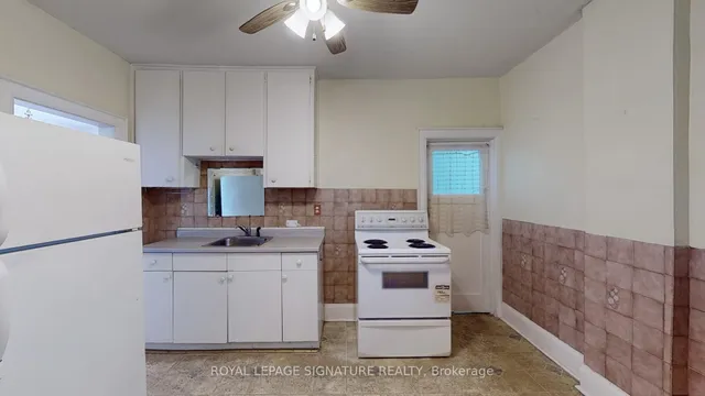 Additional property image - 1625 Keele St