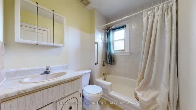 Additional property image - 1625 Keele St