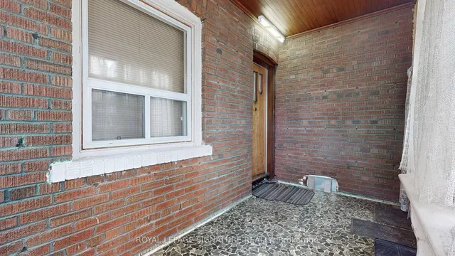 Additional property image - 1625 Keele St
