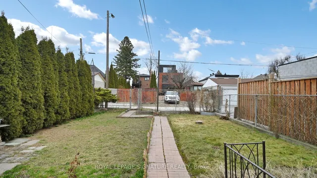 Additional property image - 1625 Keele St