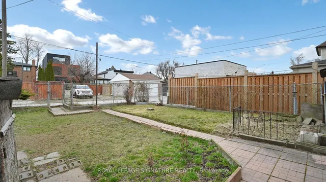 Additional property image - 1625 Keele St