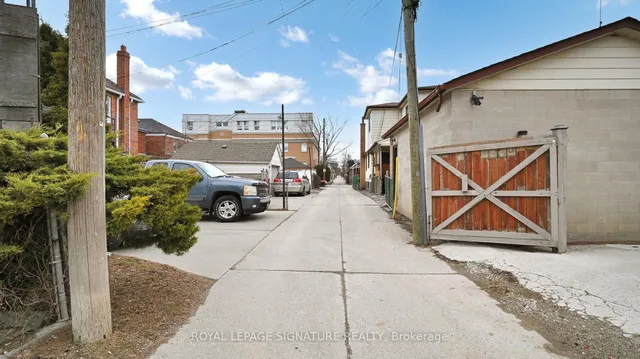 Additional property image - 1625 Keele St