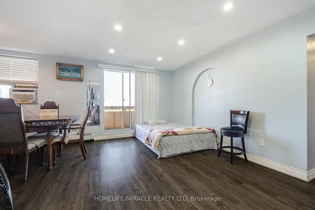 Additional property image - 3577 Derry Rd Unit 702