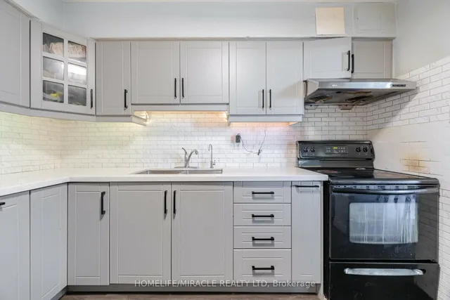 Additional property image - 3577 Derry Rd Unit 702