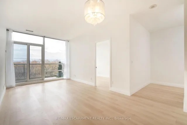 Additional property image - 2230 Lake shore Blvd Unit 303