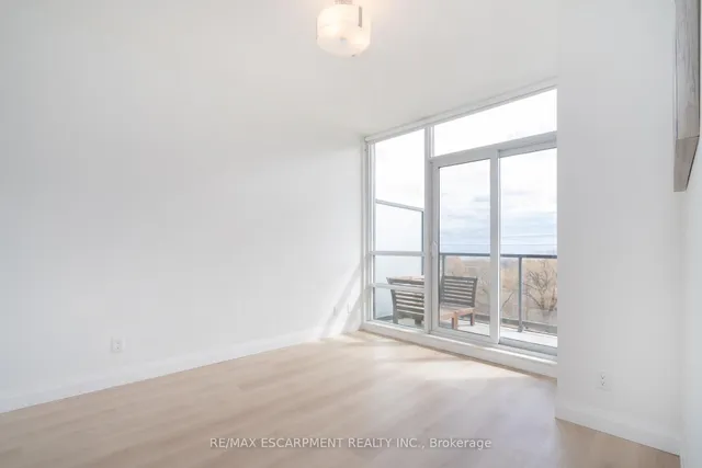 Additional property image - 2230 Lake shore Blvd Unit 303