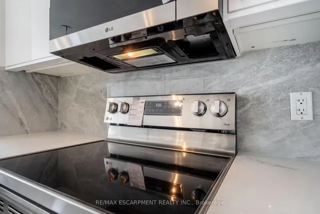 Additional property image - 2230 Lake shore Blvd Unit 303