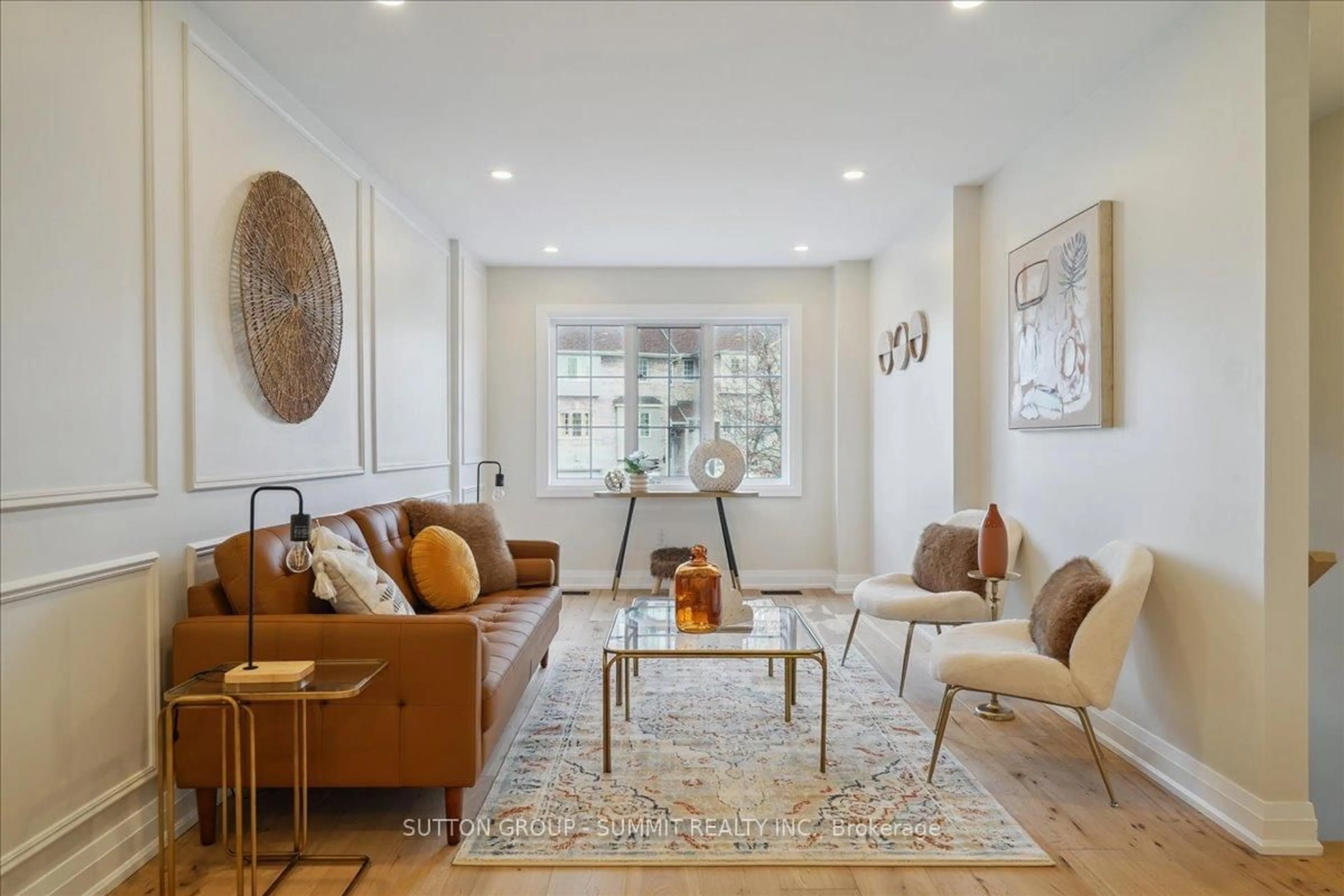 Living room with furniture, unknown for 116 Charlton Settlement Ave, Toronto Ontario M6M 5H8