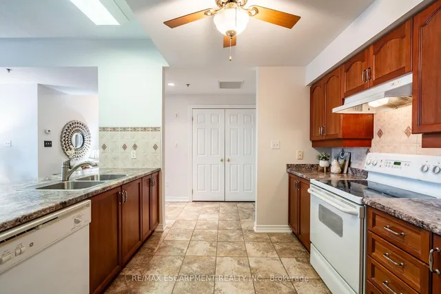 Additional property image - 391 Plains Rd Unit 301