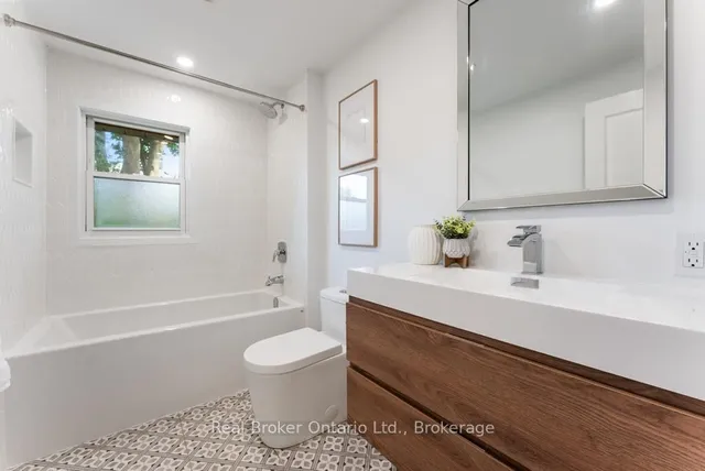 Additional property image - 307 South Crt