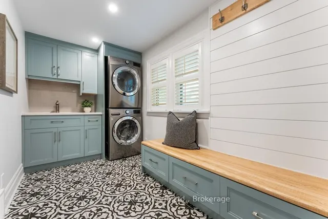 Additional property image - 307 South Crt