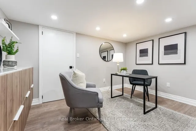 Additional property image - 307 South Crt
