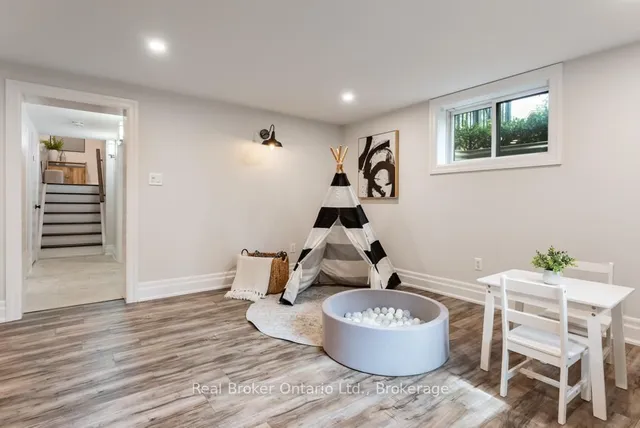 Additional property image - 307 South Crt