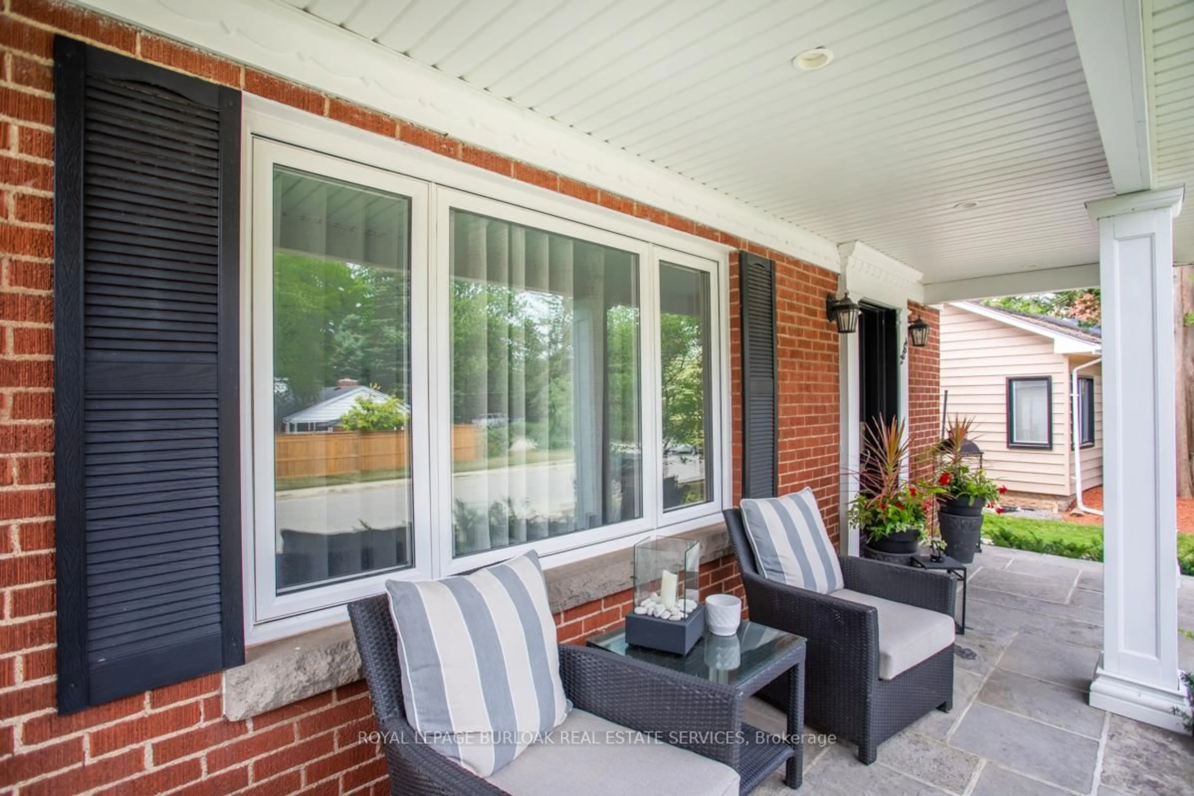 Patio, street for 2064 Wellington Ave, Burlington Ontario L7R 1P3