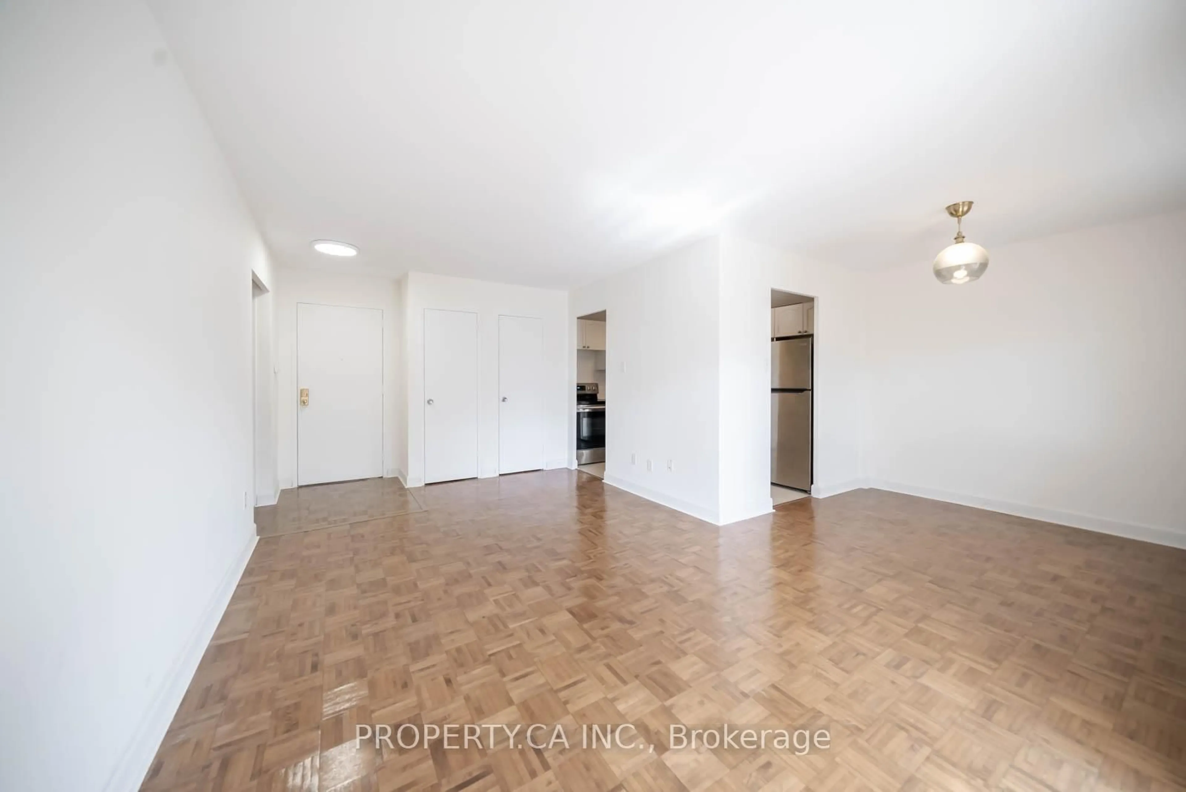A pic of a room for 1275 Silver Spear Rd #201, Mississauga Ontario L4Y 2W7