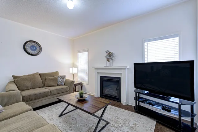 Additional image 34 of 24 Cookview Dr