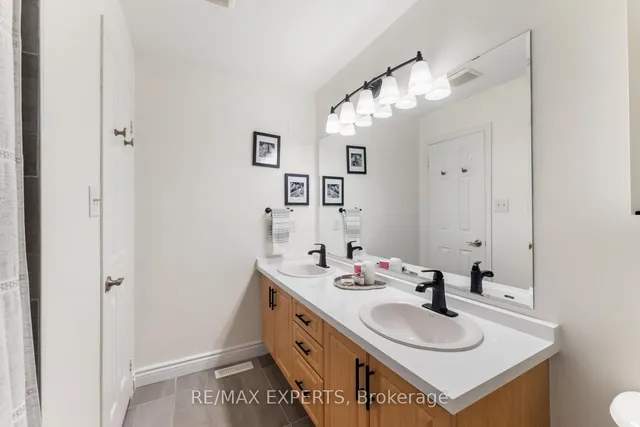 Additional property image - 1851 McCoy Ave