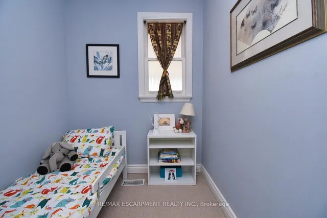 Additional property image - 733 Ashley Ave