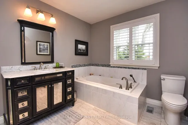 Additional property image - 733 Ashley Ave