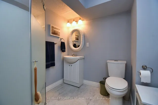 Additional property image - 733 Ashley Ave