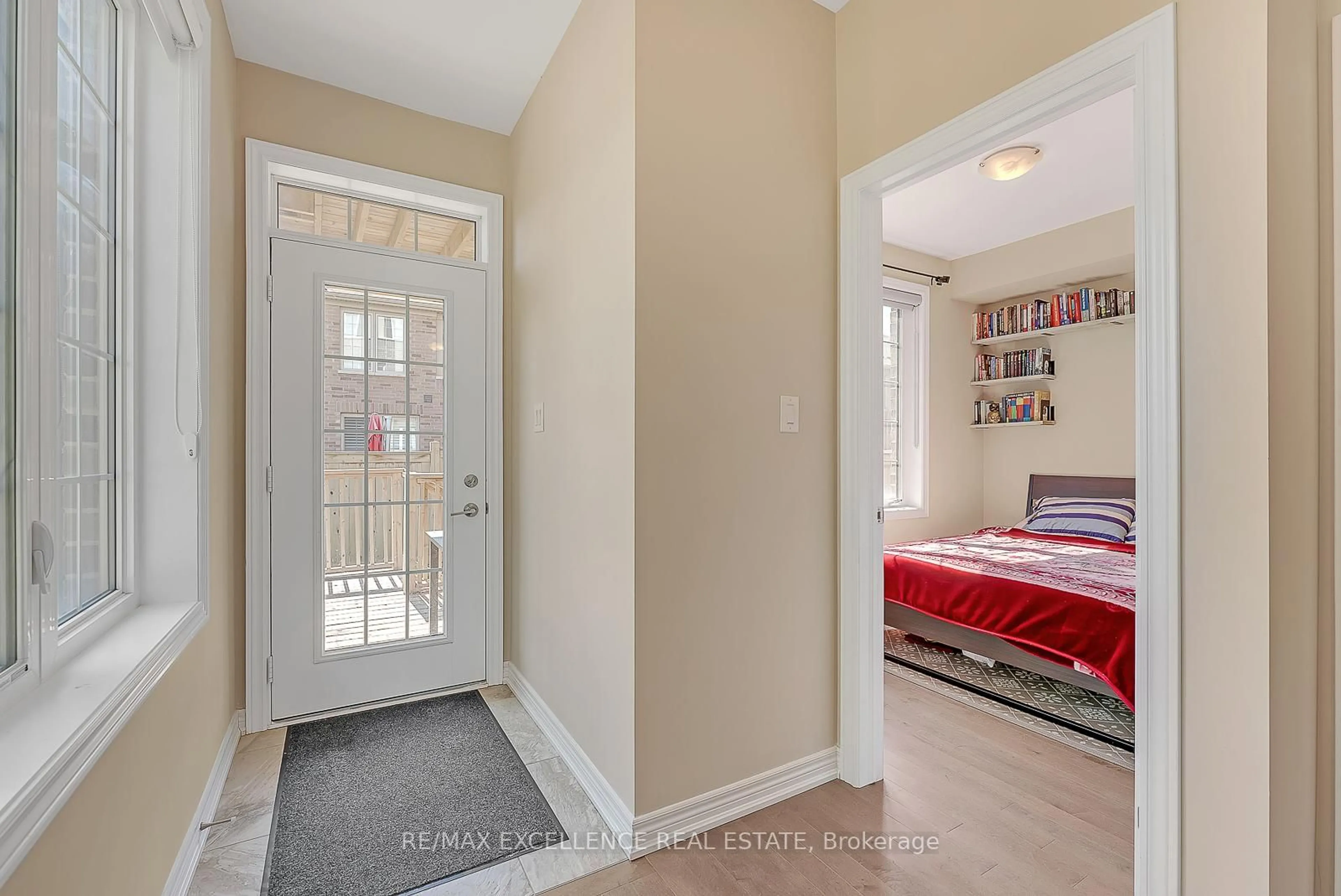 Indoor entryway for 424 Belcourt Common N/A, Oakville Ontario L6H 0R2
