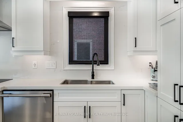 Additional property image - 5244 Brada Cres