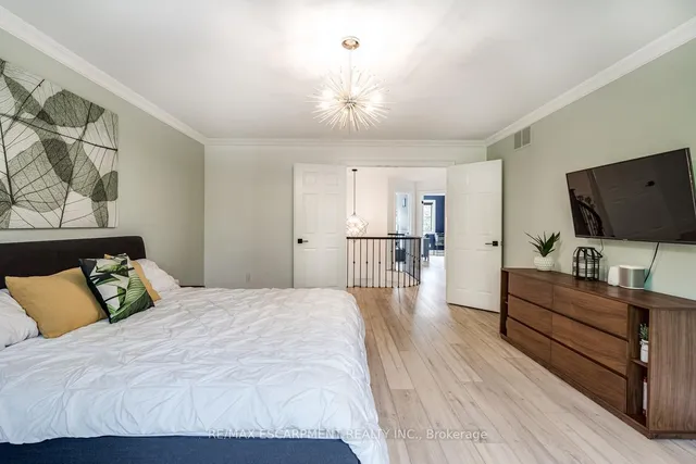 Additional property image - 5244 Brada Cres