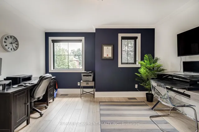 Additional property image - 5244 Brada Cres
