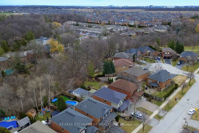 Additional property image - 5244 Brada Cres