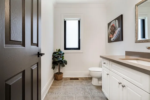 Additional property image - 5244 Brada Cres
