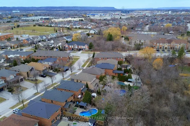 Additional property image - 5244 Brada Cres