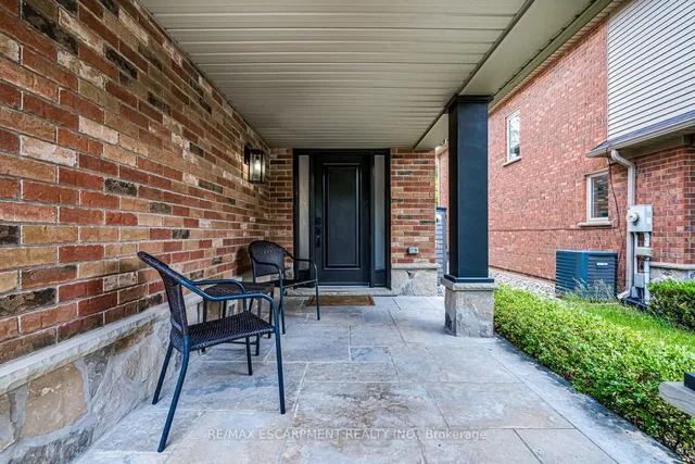 Additional property image - 5244 Brada Cres