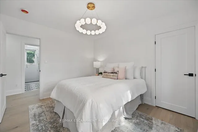 Additional property image - 869 CONDOR Dr