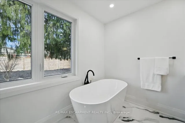 Additional property image - 869 CONDOR Dr
