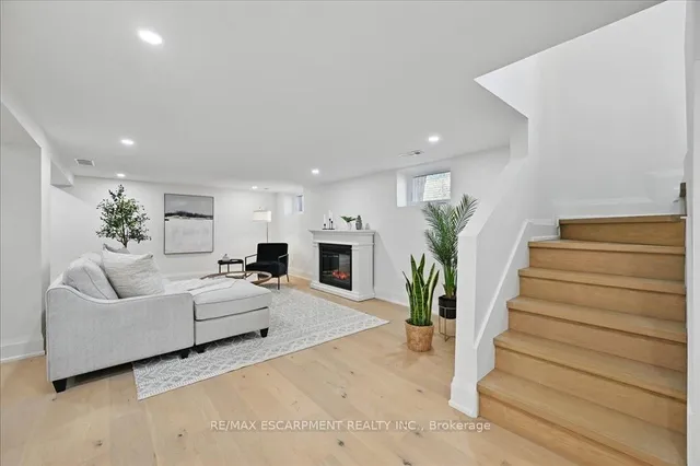 Additional property image - 869 CONDOR Dr