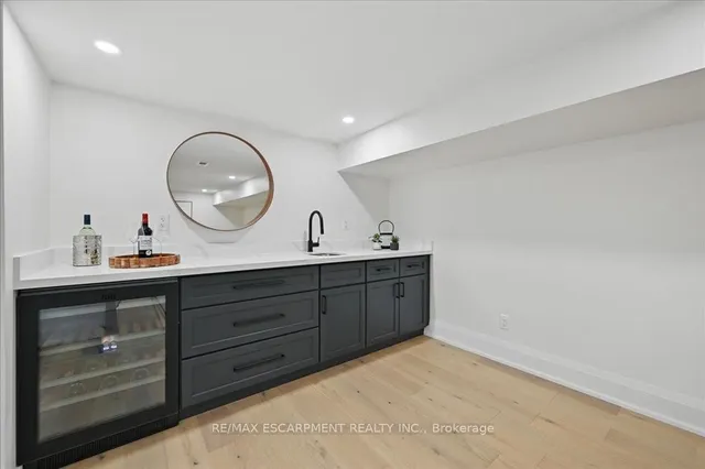 Additional property image - 869 CONDOR Dr
