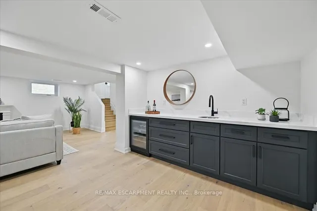 Additional property image - 869 CONDOR Dr