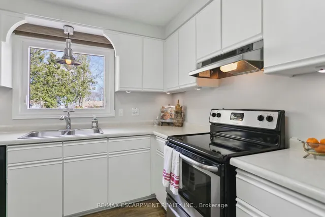 Additional property image - 2187 Sandringham Dr