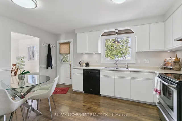Additional property image - 2187 Sandringham Dr